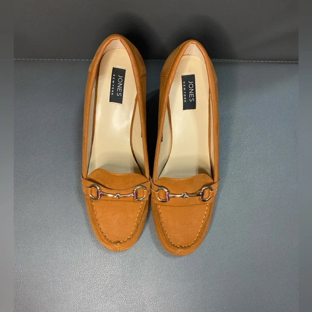 Jones New York Horse Bit Loafers - Picture 2 of 6